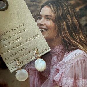 Anthropologie Gold tone with pearl Earrings